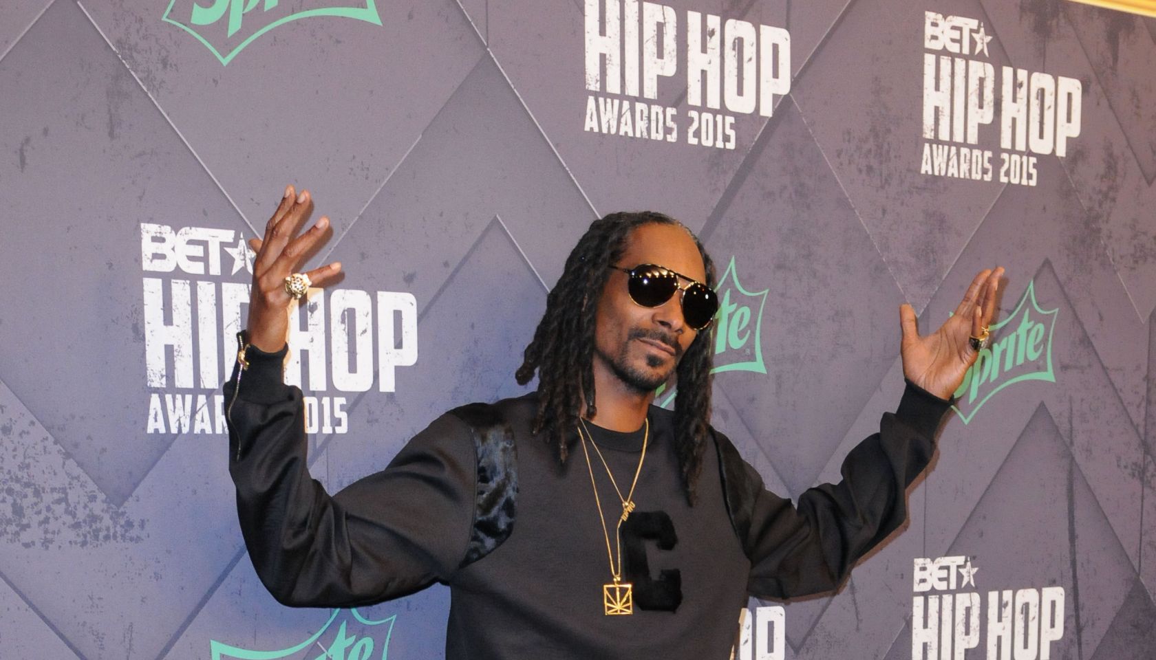 Snoop Dogg at the 2015 BET Hip-Hop Awards