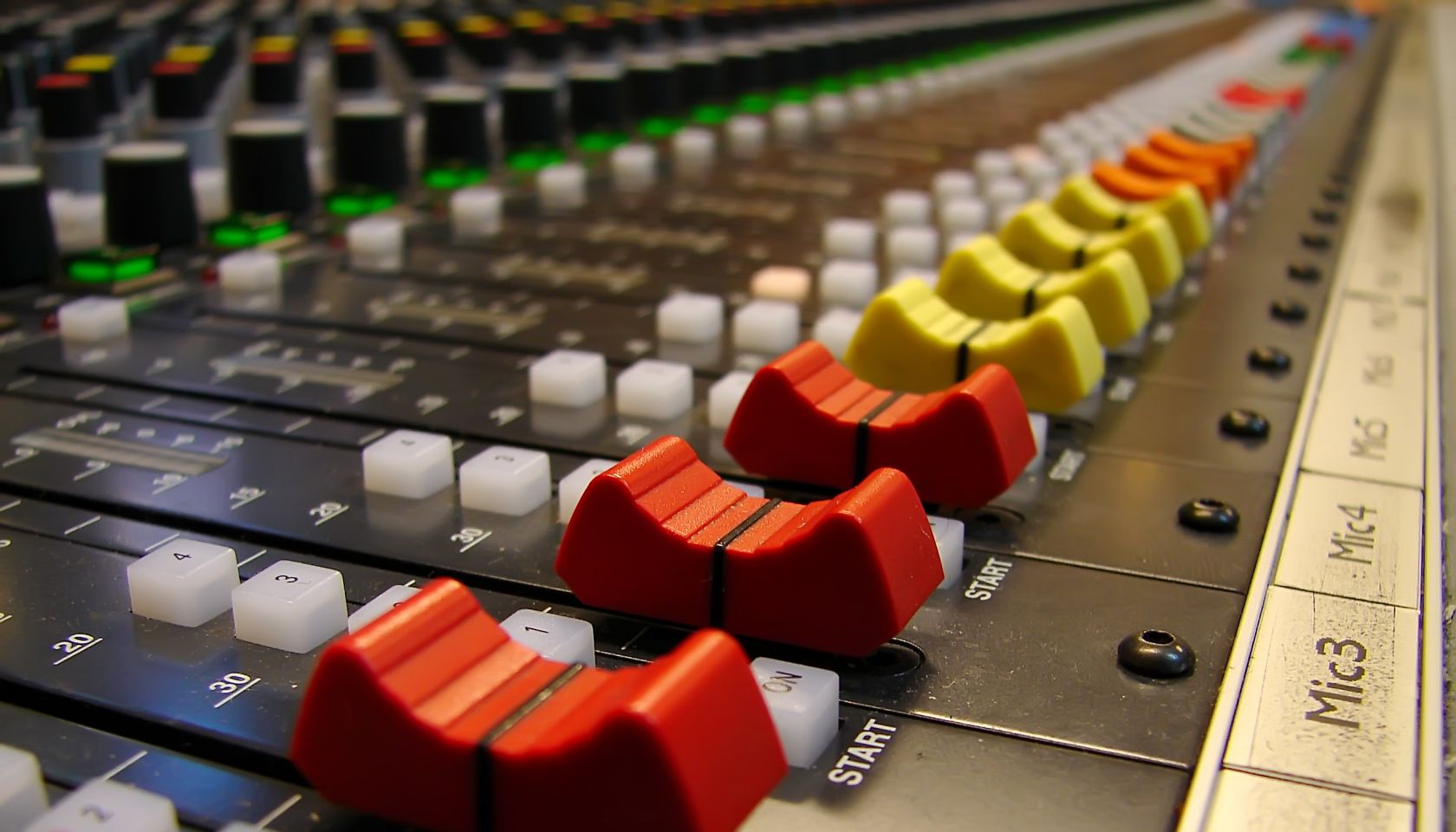 Mixing console