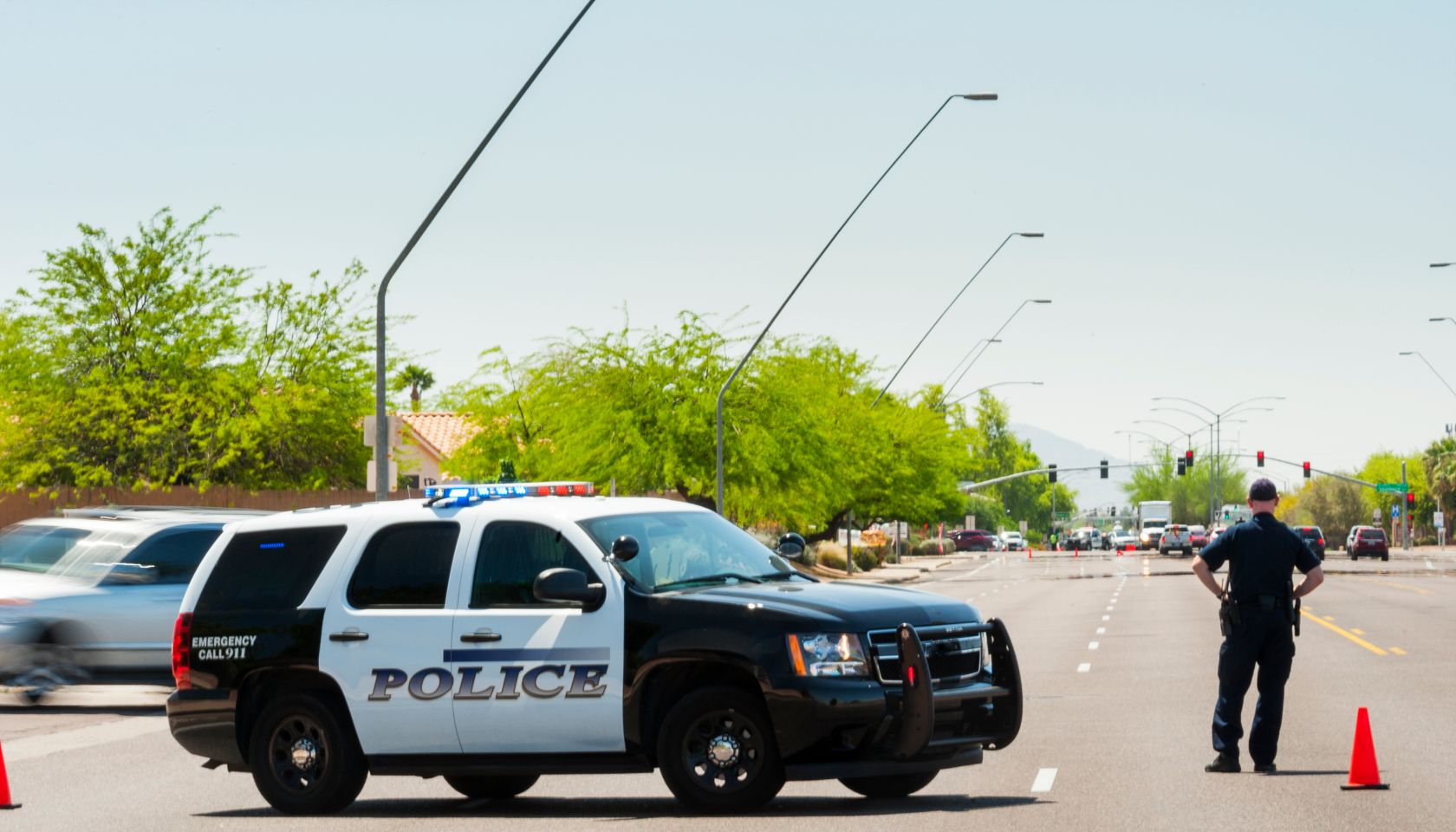 Emergency scene traffic diversion