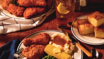 Fried chicken with vegetables and corn bread