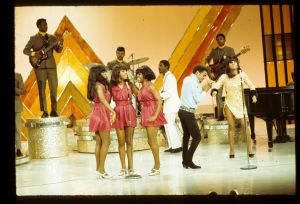 L-R: IKETTES;IKE TURNER;SAMMY DAVIS, JR.;TINA TURNER