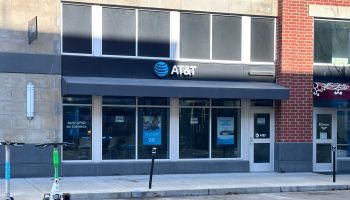 AT&T offering $5 credit